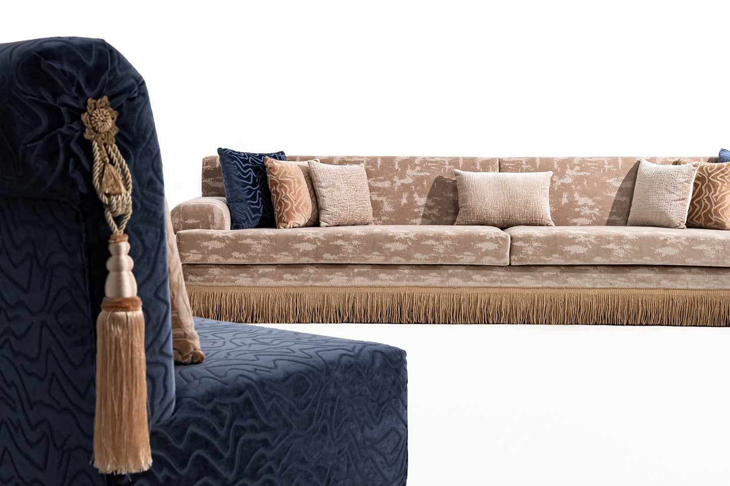 طقم الصقور الملكي – مجلس عربي فاخر 20 شخص