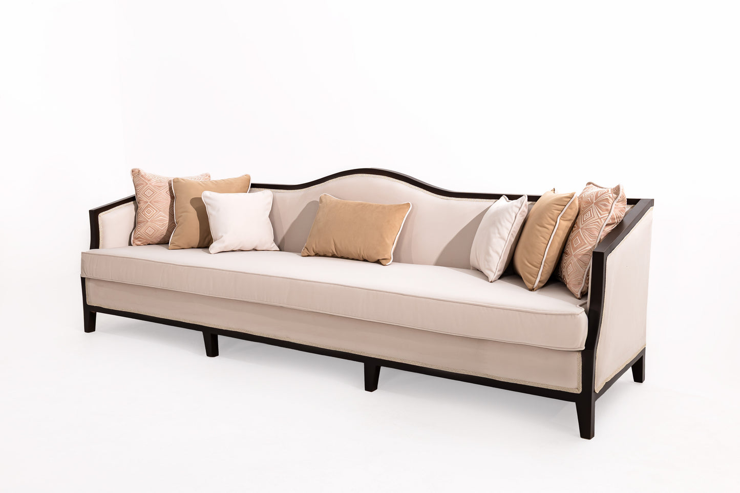 طقم رويال كامل لـ 17 شخص مع 7 طاولات